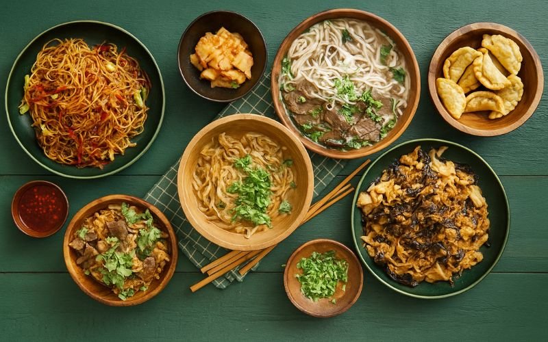 Best Indonesian Food: A Complete Guide to Famous, Traditional & Authentic Dishes chinese indonesian food