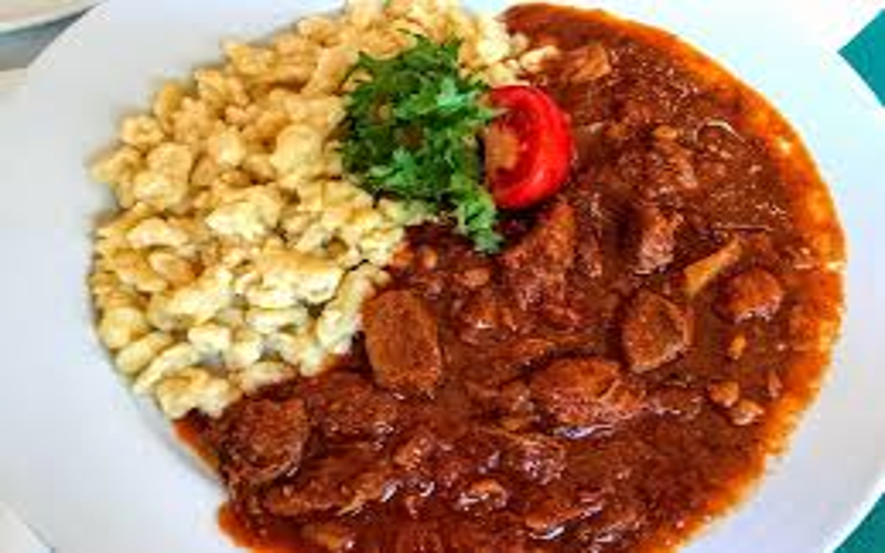 Best Hungarian Food: Top Recipes, Dishes & Favorites popular hungarian foods