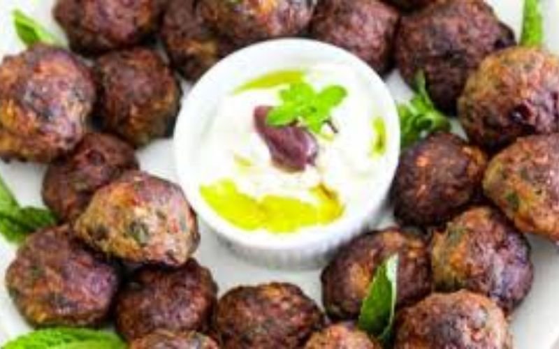 8 Best Albanian Food Recipes You Must Try qofte (albanian meatballs)