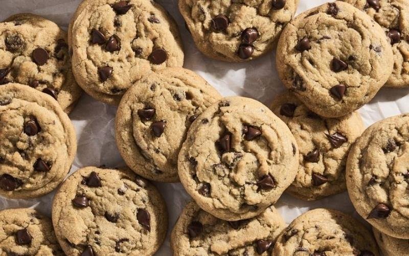 chocolate chip cookies