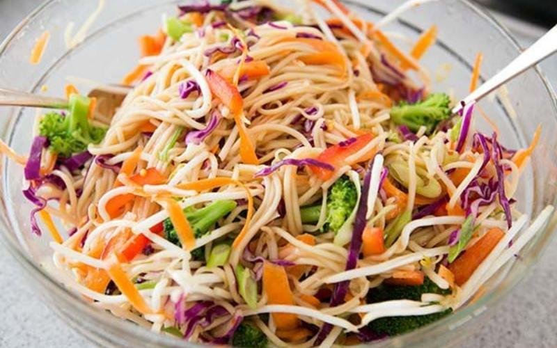 sesame ginger cold noodle salad